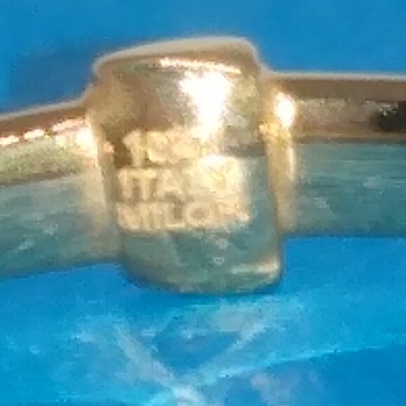 New, 10kt solid gold ring, size 6 - Picture 4 of 5